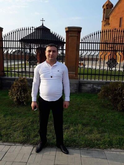  ,   Artur, 41 ,   ,   