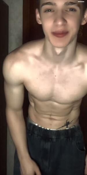  ,   Alex, 18 ,   ,   