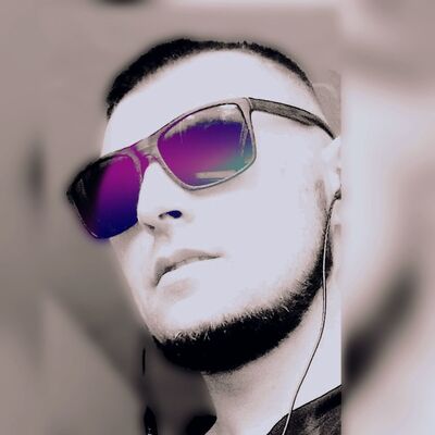  Praha,   Serhii, 34 ,  