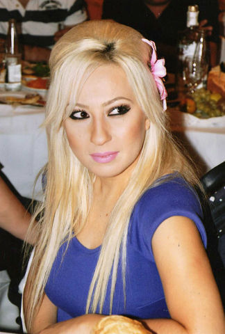  ,   Lola, 35 ,   ,   , c 