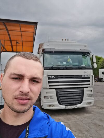  ,   Artur, 32 ,     , c 