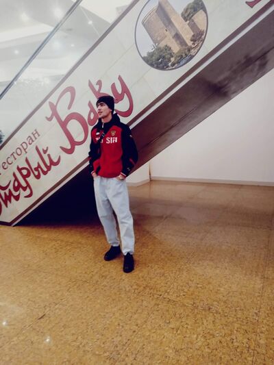  ,   Maksim, 22 ,   ,   
