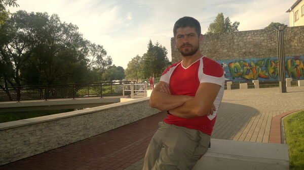  ,   Vitalij, 44 ,   
