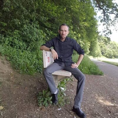  ,   Adel, 48 ,   ,   , c , 