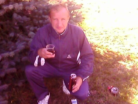  ,   Nik, 54 ,   