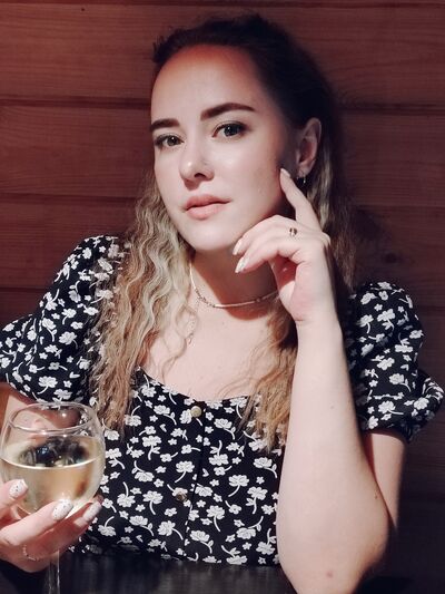  ,   Yana, 28 ,   ,   