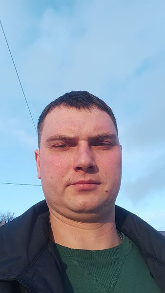  ,   Viktor, 36 ,   ,   
