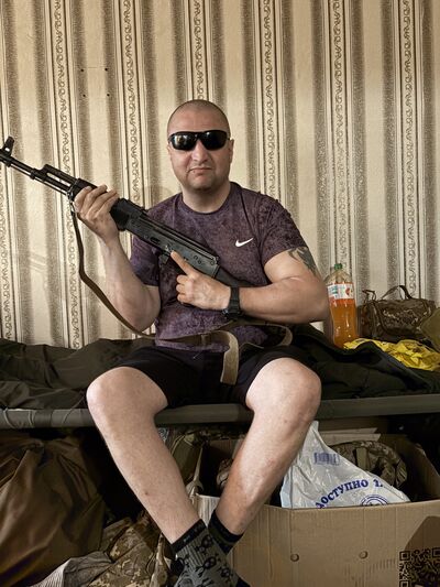  ,   Istvan, 40 ,   ,   