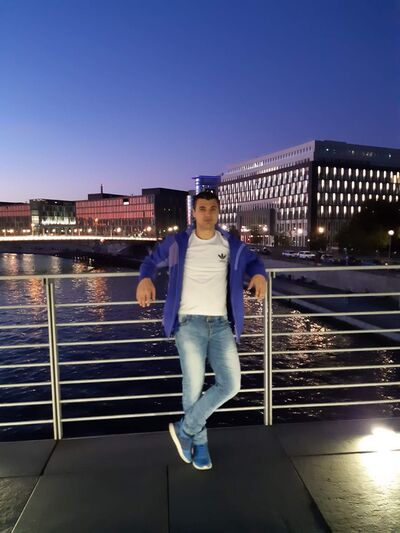  ,   Artur, 32 ,   ,   