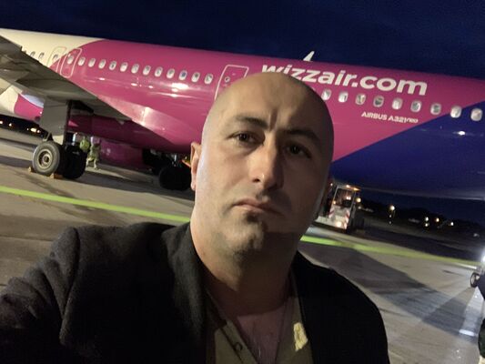  ,   David, 39 ,   ,   