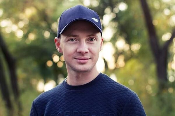  ,   Julian, 33 ,   ,   , c 