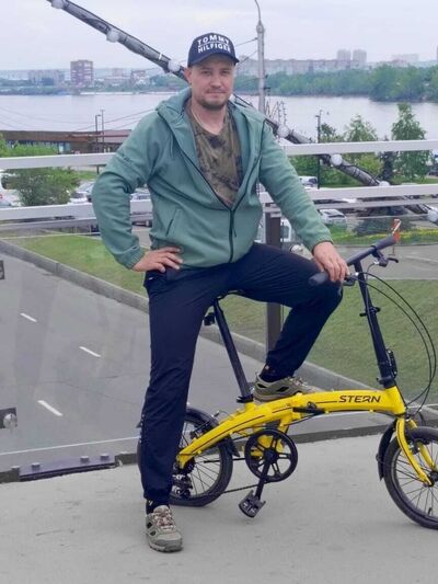  ,   Denis, 40 ,     , c 