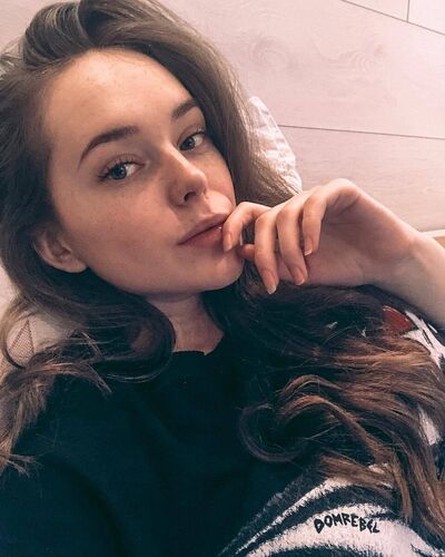 Знакомства Окуловка, фото девушки Ольга, 22 года, познакомится для флирта, любви и романтики, cерьезных отношений