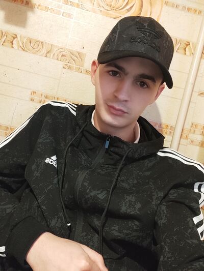  -,   Leonid, 25 ,   ,   , c , 