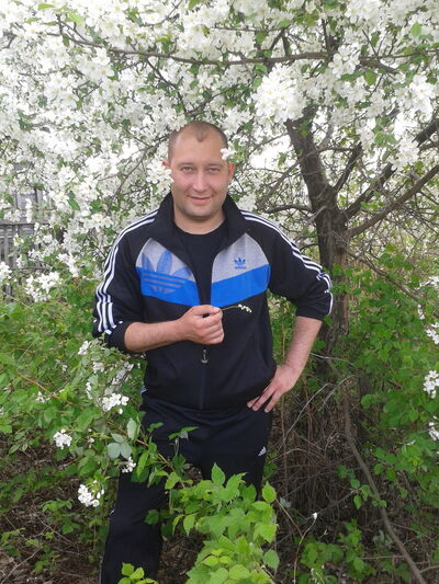  ,   Mike, 40 ,   