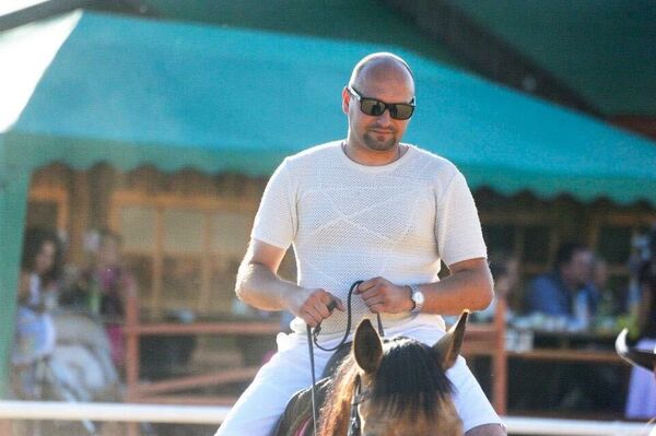  -,   Andre, 40 ,   ,   , c 