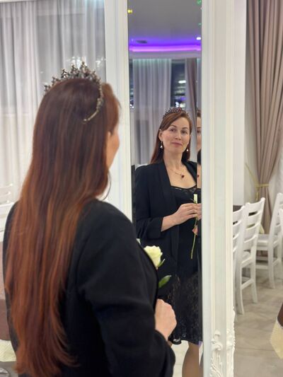  ,   Julia, 42 ,     , c 