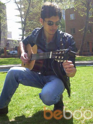  ,   Alex, 32 ,  