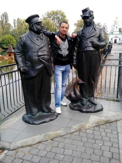  ,   Alex, 44 ,   , 