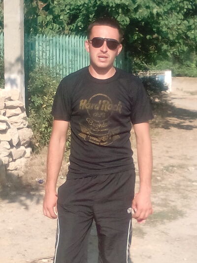  ,   Kornel, 33 ,   