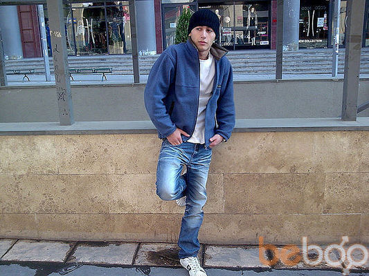  ,   Karlos, 32 ,   
