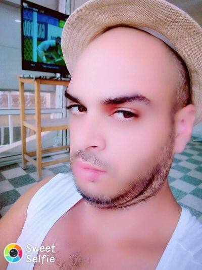  ,   Ayman, 39 ,   ,   , c 