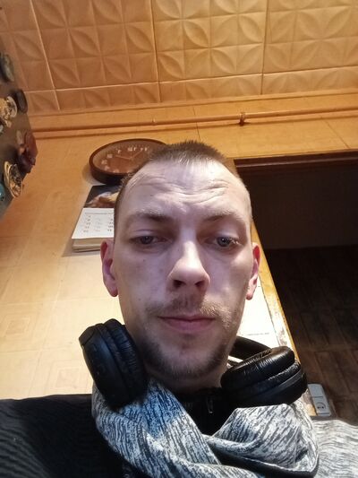  ,   Viktoras, 38 ,   ,   