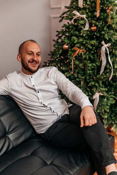 ,   Artem, 28 ,   ,   