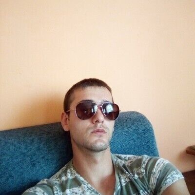 ,   Riza, 31 ,   