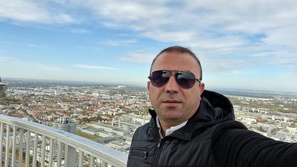  ,   Gio, 42 ,   ,   