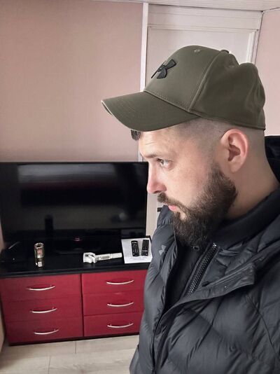  ,   Sam, 33 ,   ,   