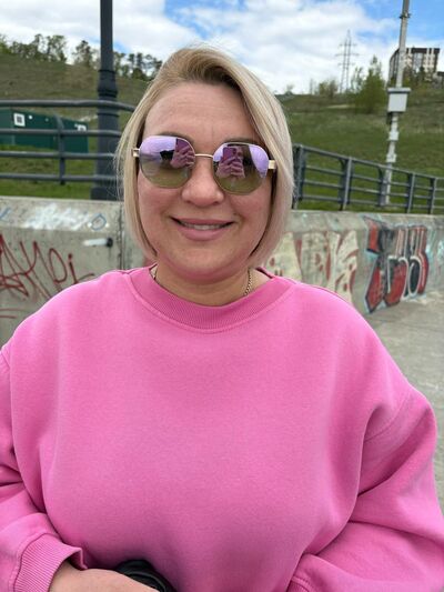  ,   Olga, 42 ,  