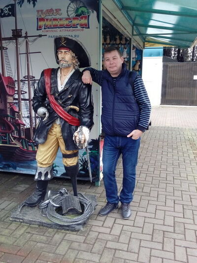  ,   ALEX, 46 ,   