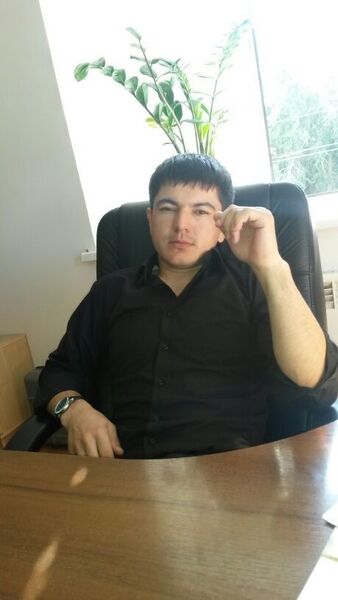  ,   Marat, 32 ,   