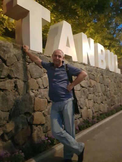  ,   Mihail, 48 ,  
