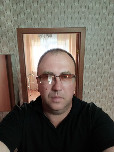  ,   Vadim, 44 ,   ,   