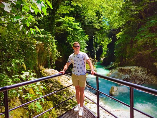  ,   Artem, 33 ,   , 