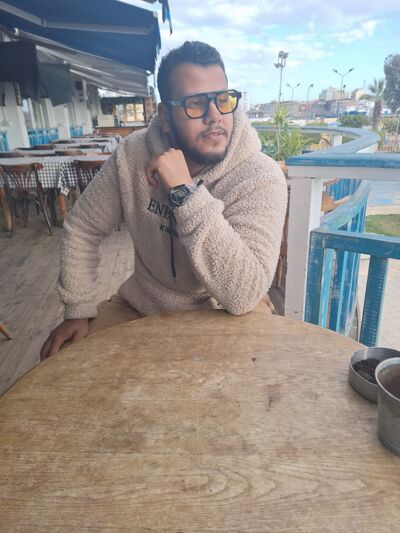  ,   Hussein, 24 ,   ,   , c , 