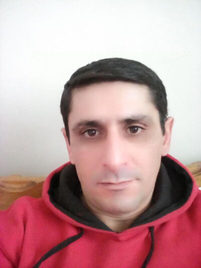  ,   Aro, 49 ,     