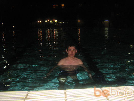  ,   Oskar, 44 ,   