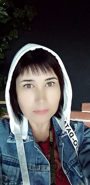  ,   Diana, 43 ,   c 