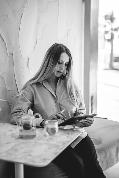  ,   Elena, 38 ,   c , 