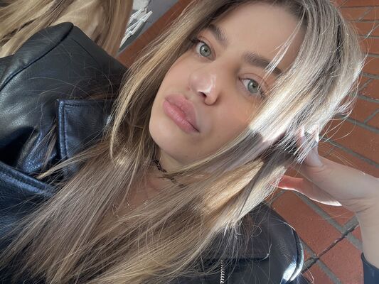  -,   Sasha, 25 ,   ,   