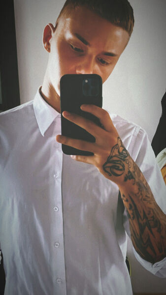  ,   Kris, 21 ,   ,   