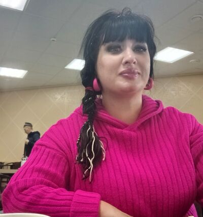 -,   Lora, 52 ,     , c 