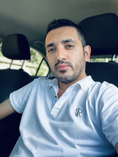  -,   Raul, 40 ,   ,   