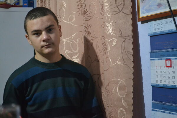  ,   Viktor, 28 ,   