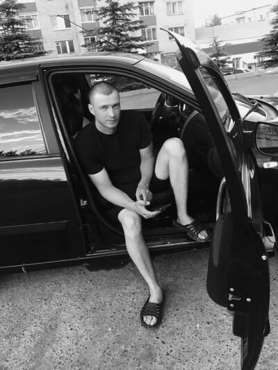  ,   Denis, 40 ,   c 