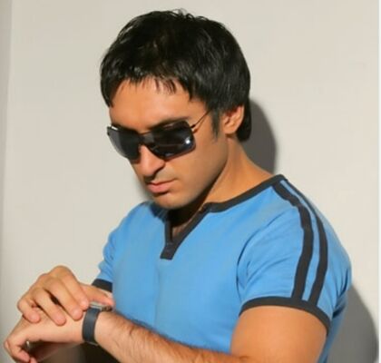  ,   Ali, 32 ,   ,   