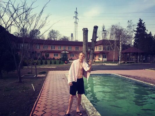  ,   Mikhail, 31 ,   ,   
